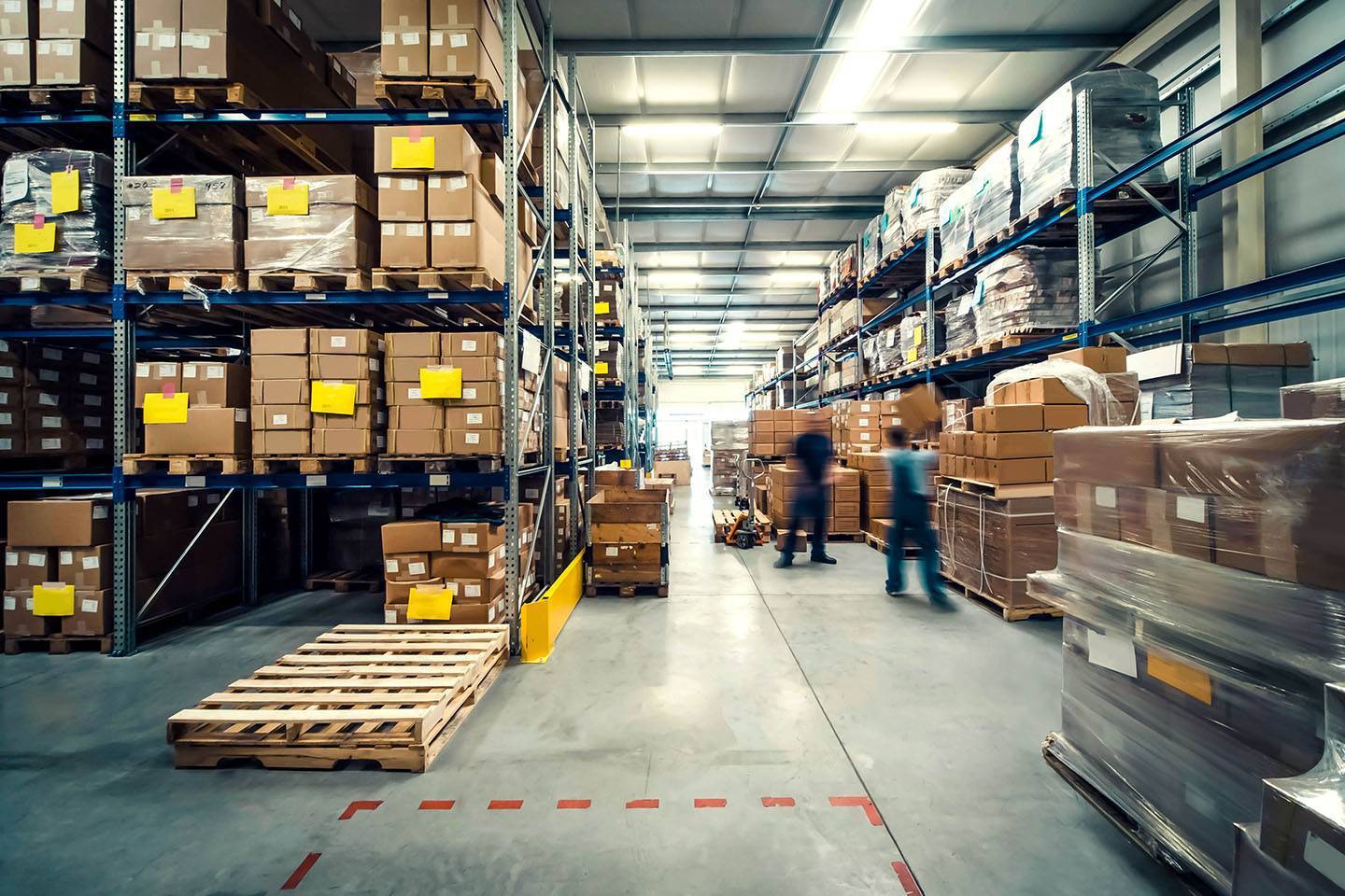 Warehouse,Interior,With,Shelves,,Pallets,And,Boxes